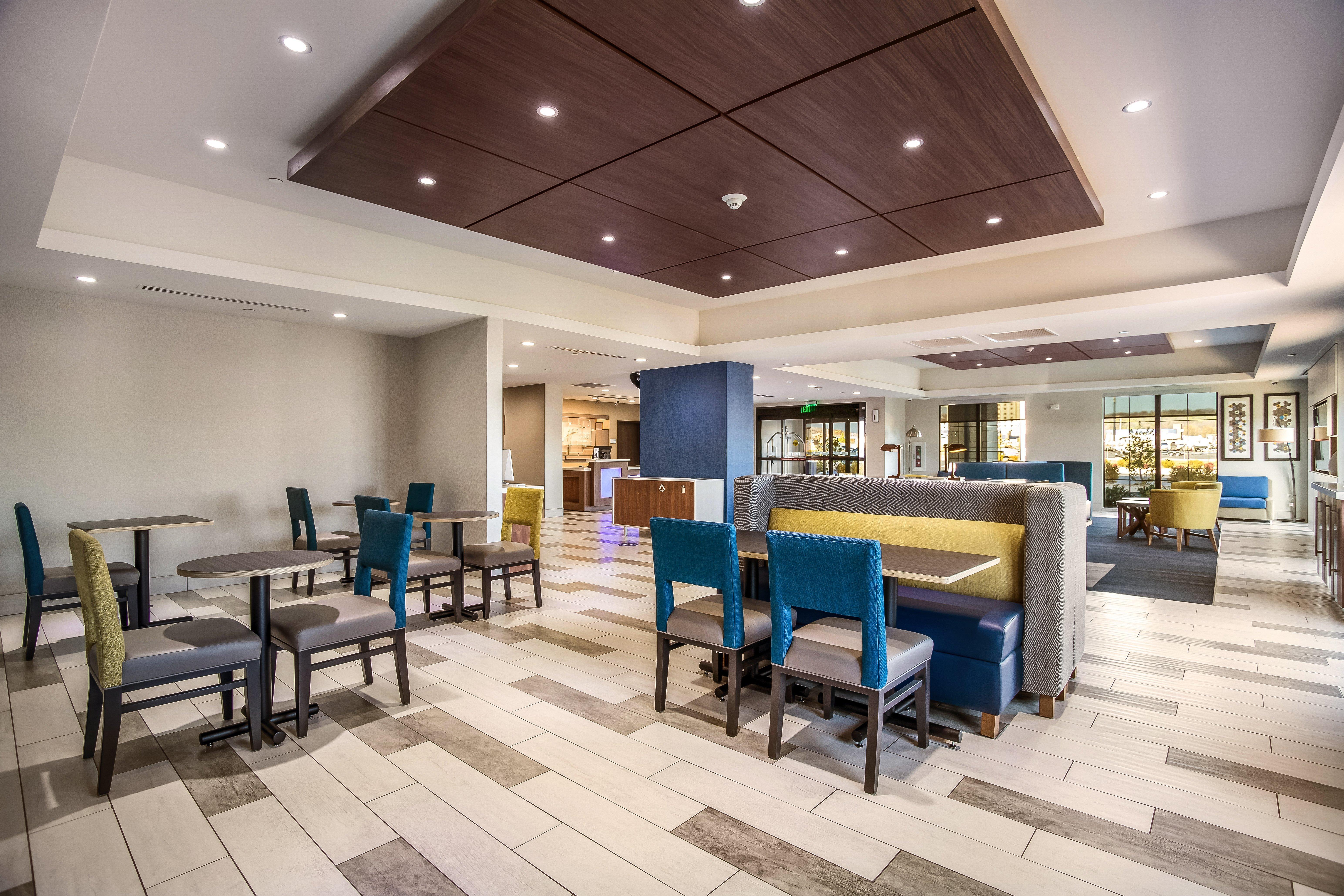 Holiday Inn Express & Suites Tulsa East - Catoosa By Ihg Exterior foto